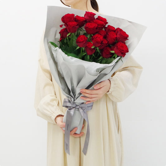 プロポーズのバラを制作 (和田倉門店)